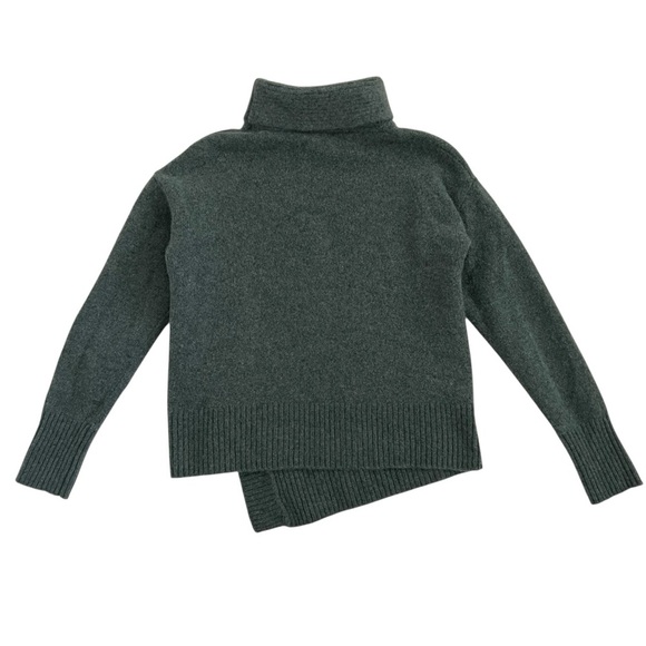 Saks Fifth Avenue Green 100% Cashmere Asymmetrical Turtleneck Button Sweater S - Picture 2 of 10